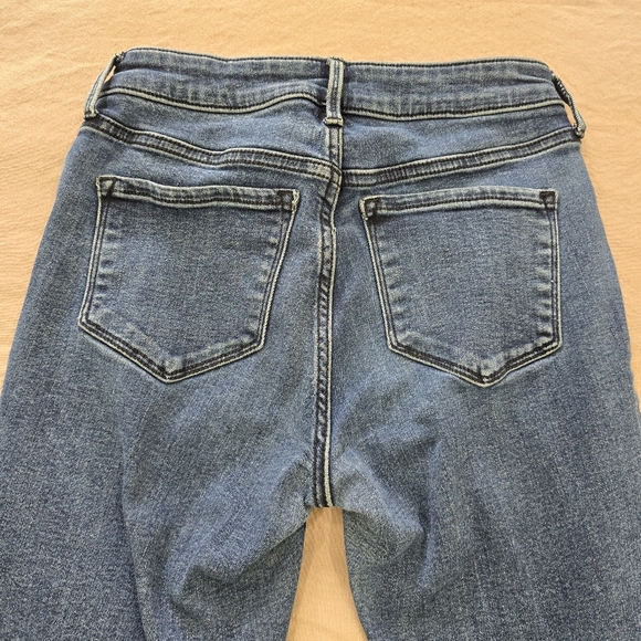 Old Navy Mid Rise Super Skinny Blur Jeans Size 2 - Picture 6 of 6